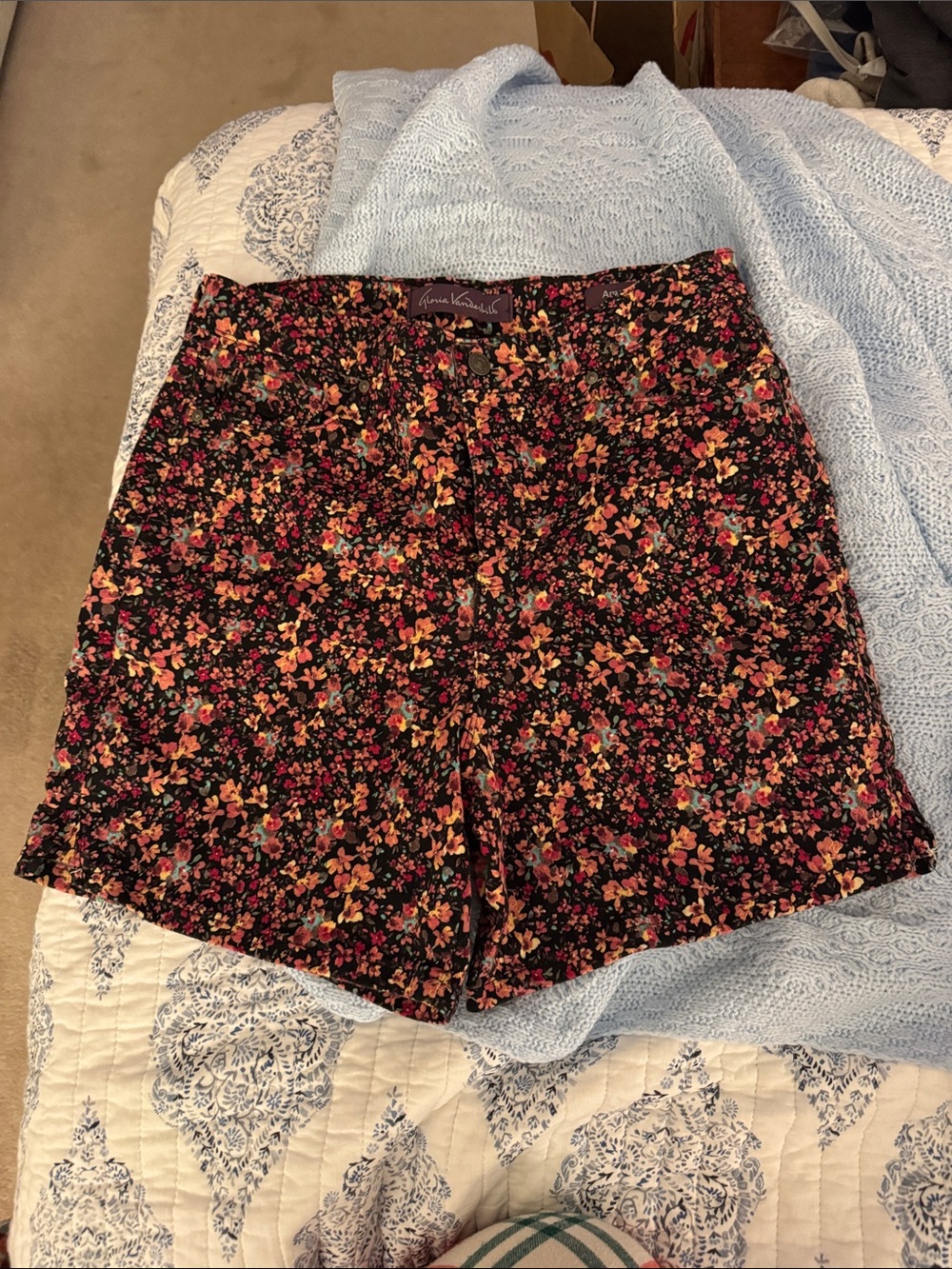 Gloria Vanderbilt Floral Women’s Jean Shorts - Black with Floral pattern